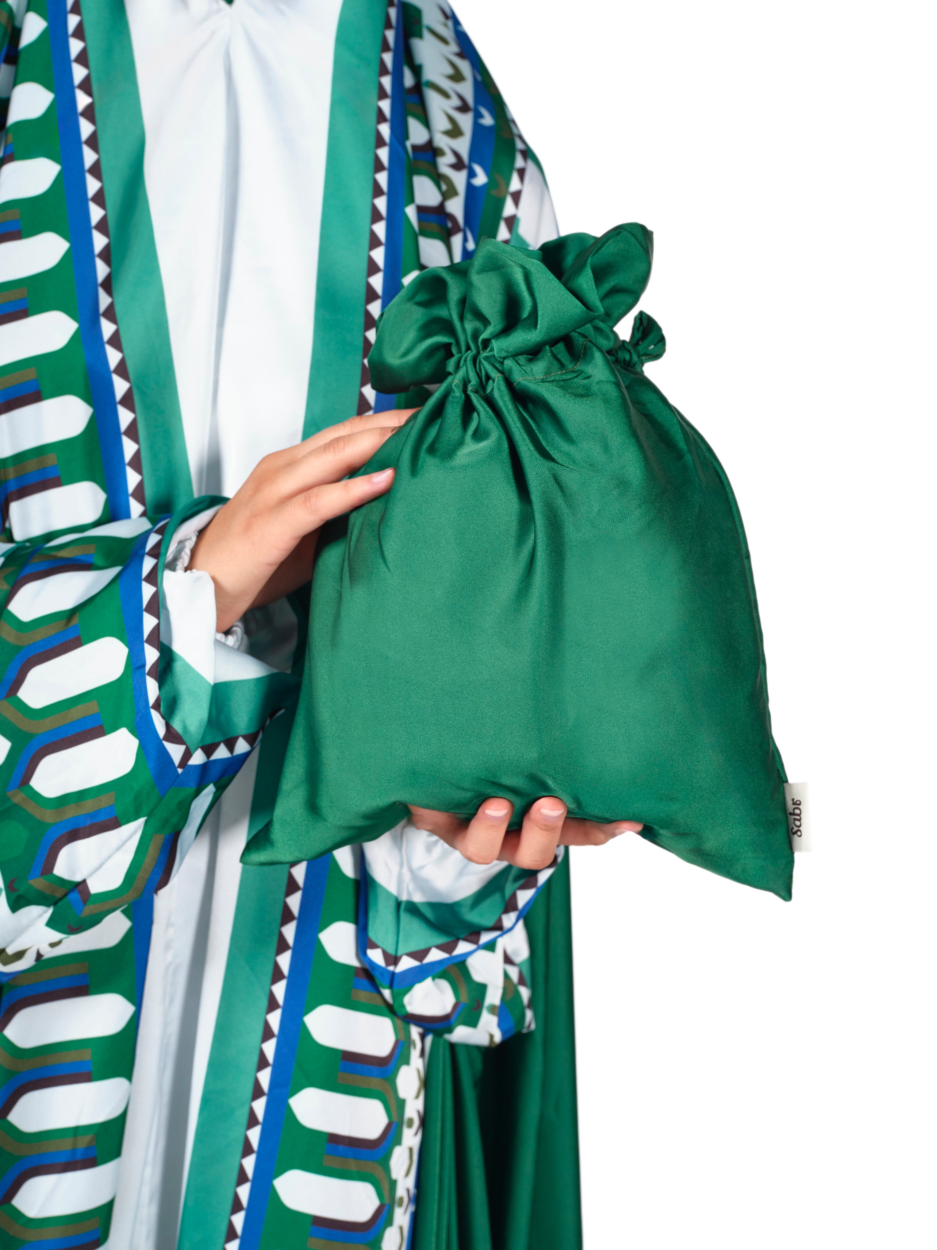 'Riyadh' Prayer Dress & Pocket Prayer Mat Bundle