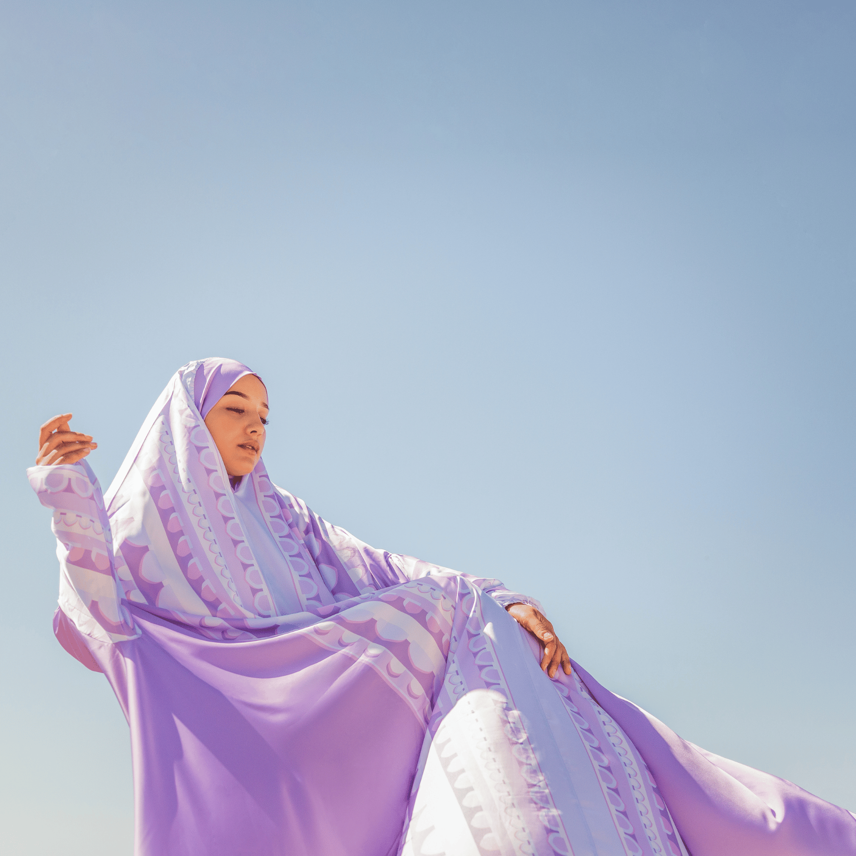 'Baghdad' Prayer Dress & Compact Prayer Mat Bundle